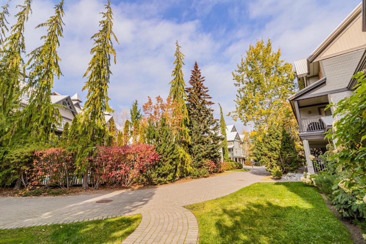 Northstar Aparthotel Whistler Bagian luar foto