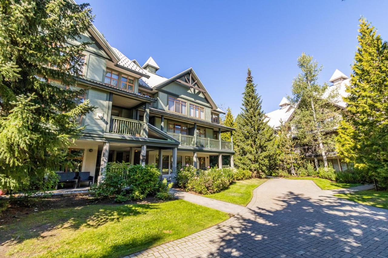 Northstar Aparthotel Whistler Bagian luar foto