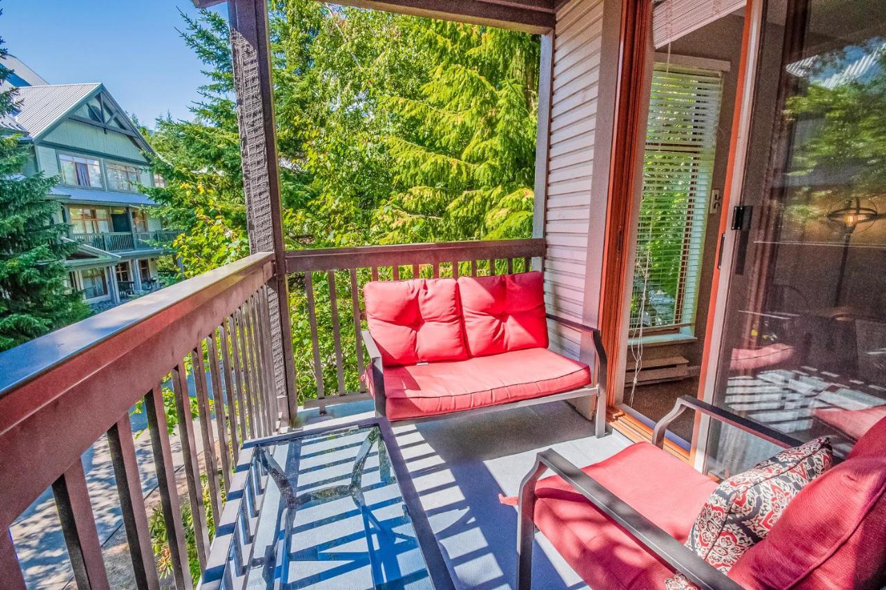 Northstar Aparthotel Whistler Bagian luar foto