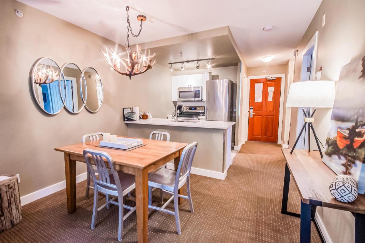 Northstar Aparthotel Whistler Bagian luar foto
