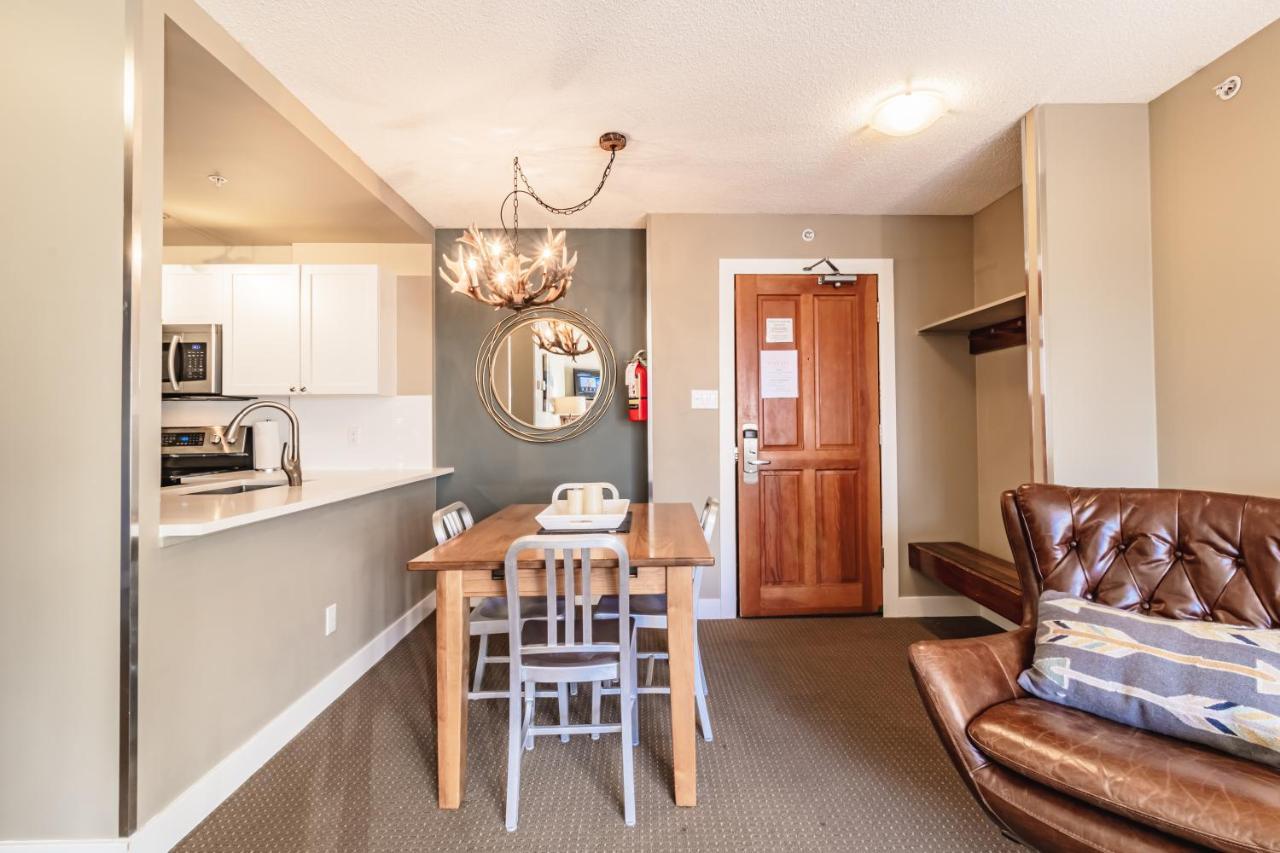 Northstar Aparthotel Whistler Bagian luar foto