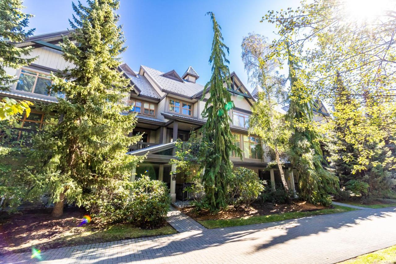 Northstar Aparthotel Whistler Bagian luar foto